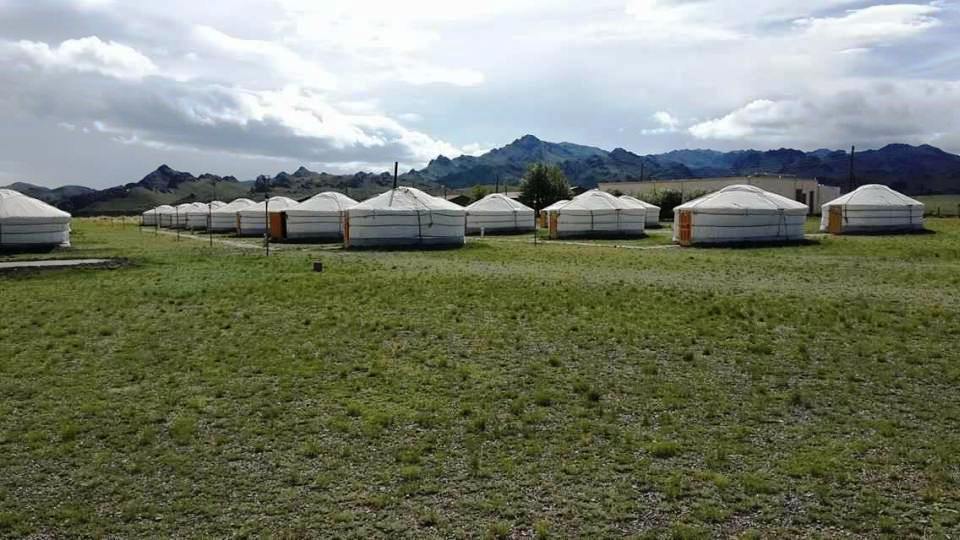 Überblick, Khan Bogdo Jurtencamp, Südgobi, Mongolei Rundreise